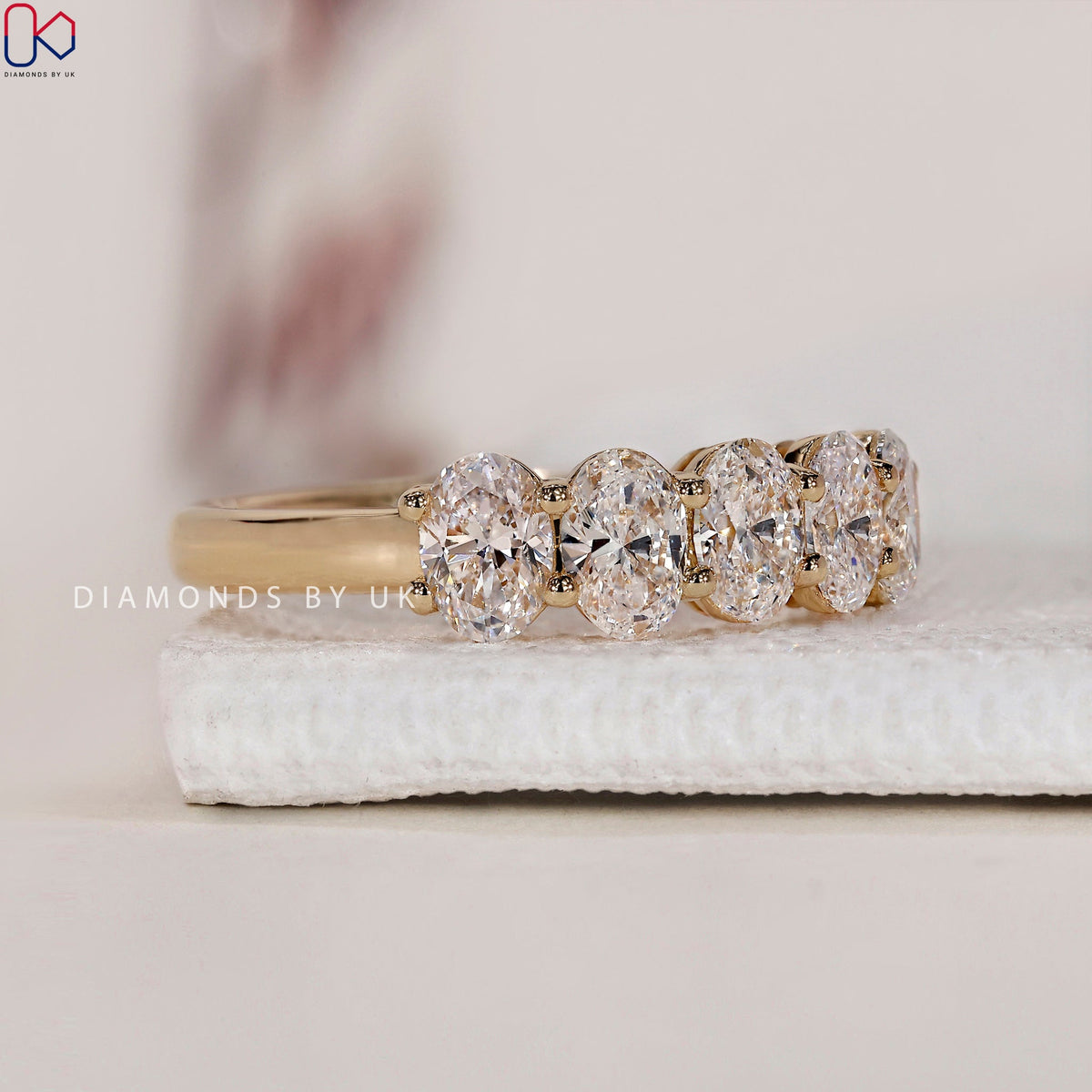 Oval Wedding Band – 5 Stone Diamond