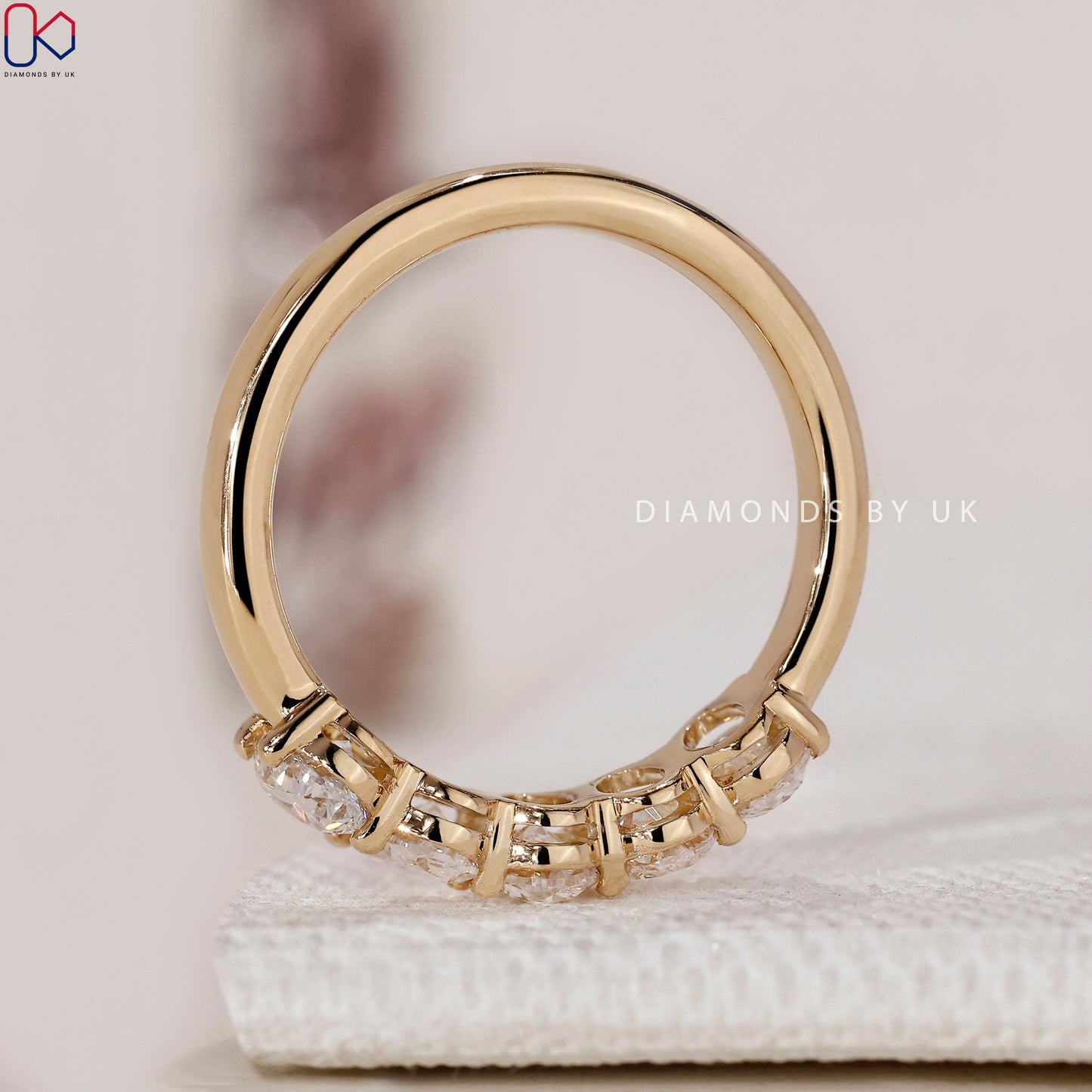 Oval Wedding Band – 5 Stone Diamond