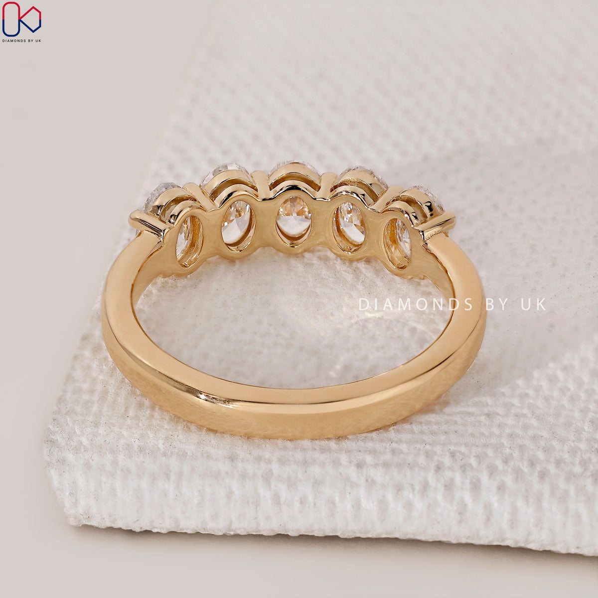 Oval Wedding Band – 5 Stone Diamond