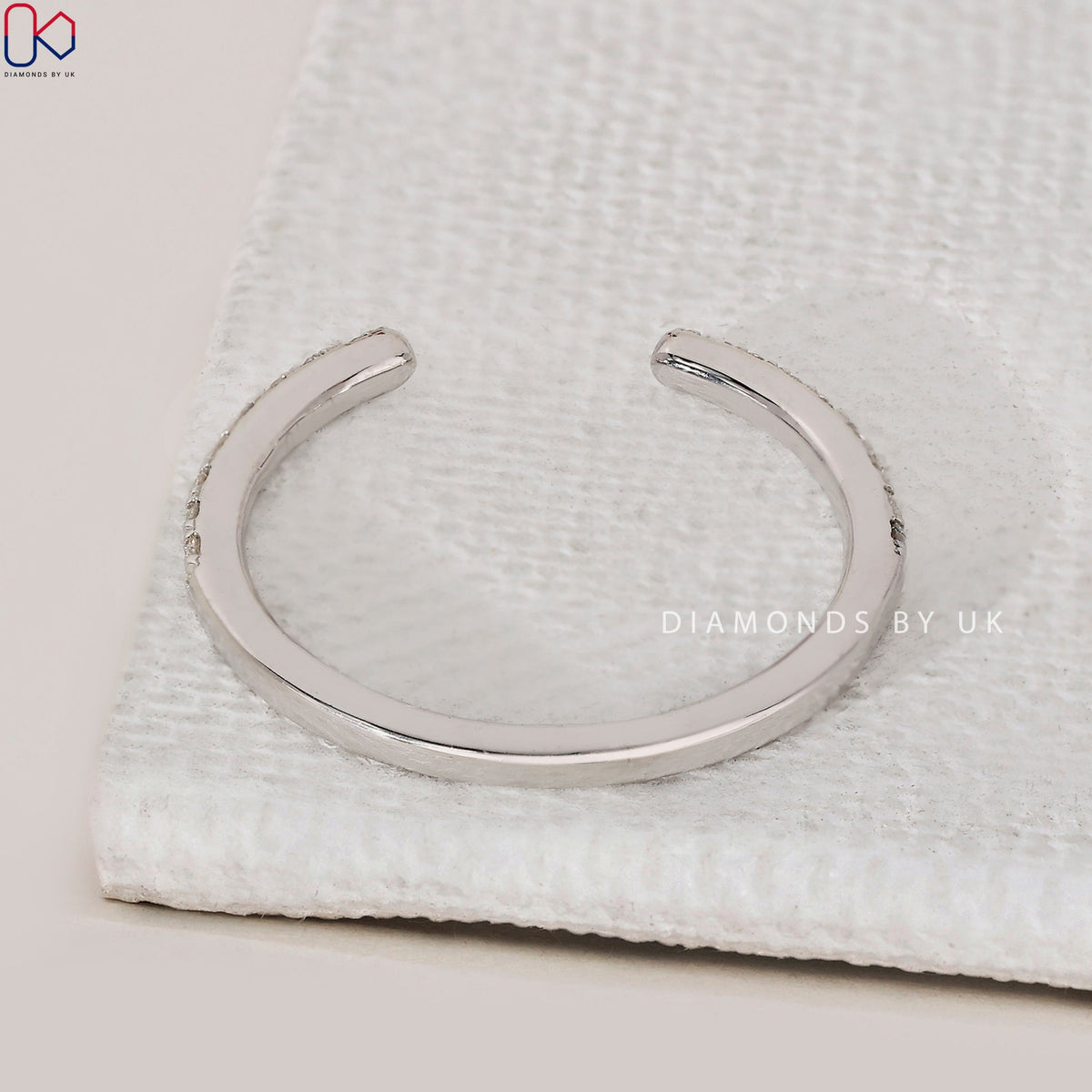 Round Diamond Open Gap Wedding Band in White Gold
