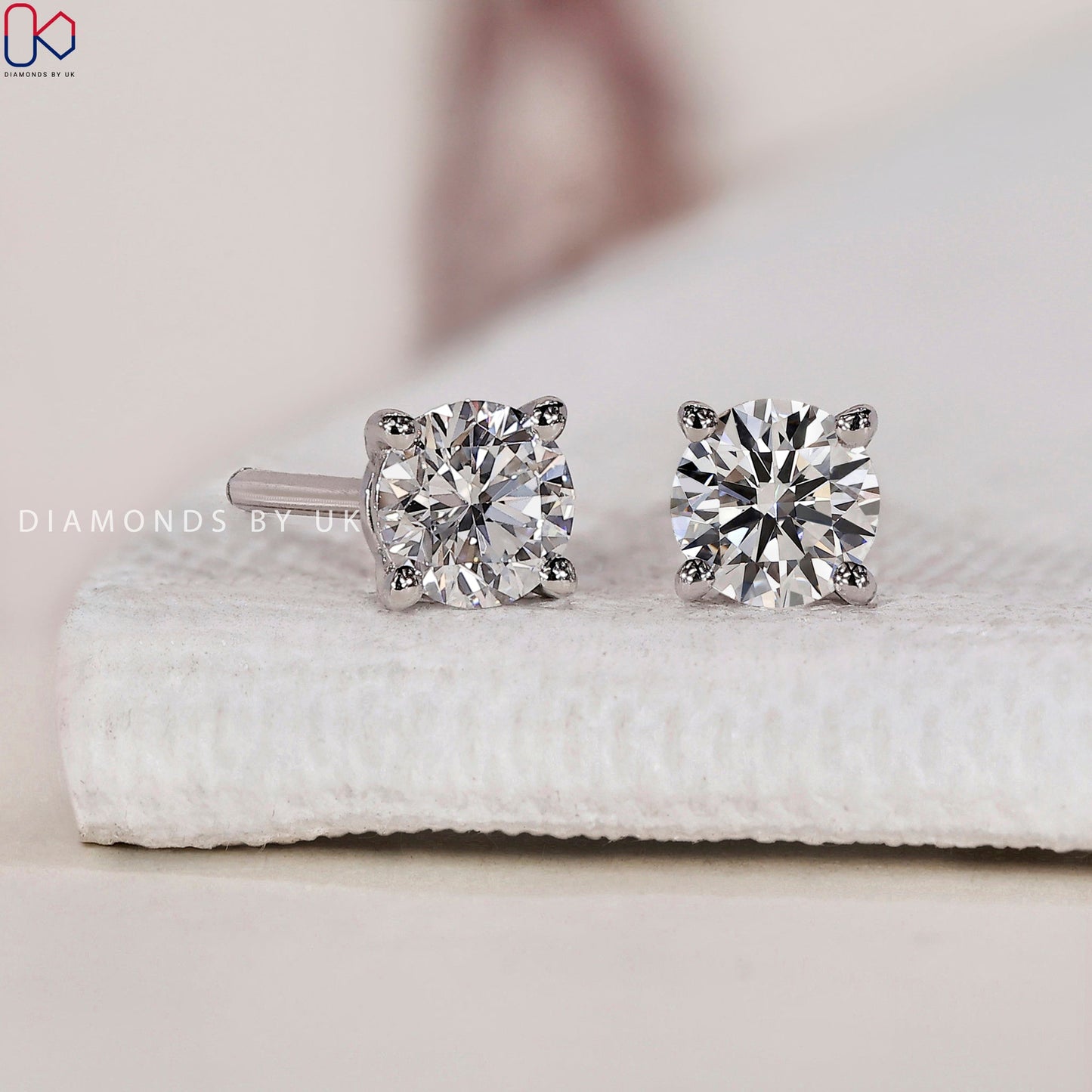 Round Diamond Stud Earrings - White Gold
