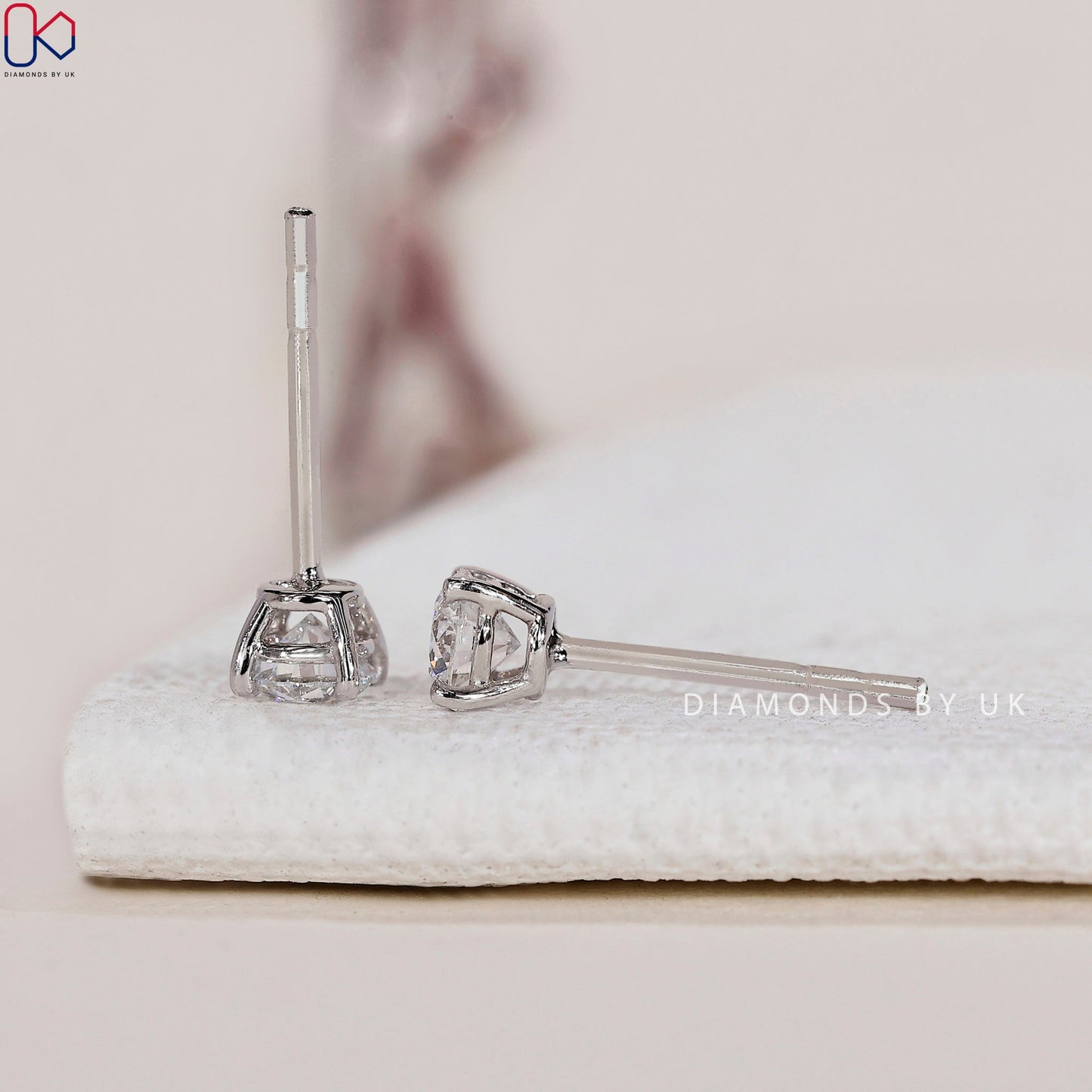 Round Diamond Stud Earrings - White Gold