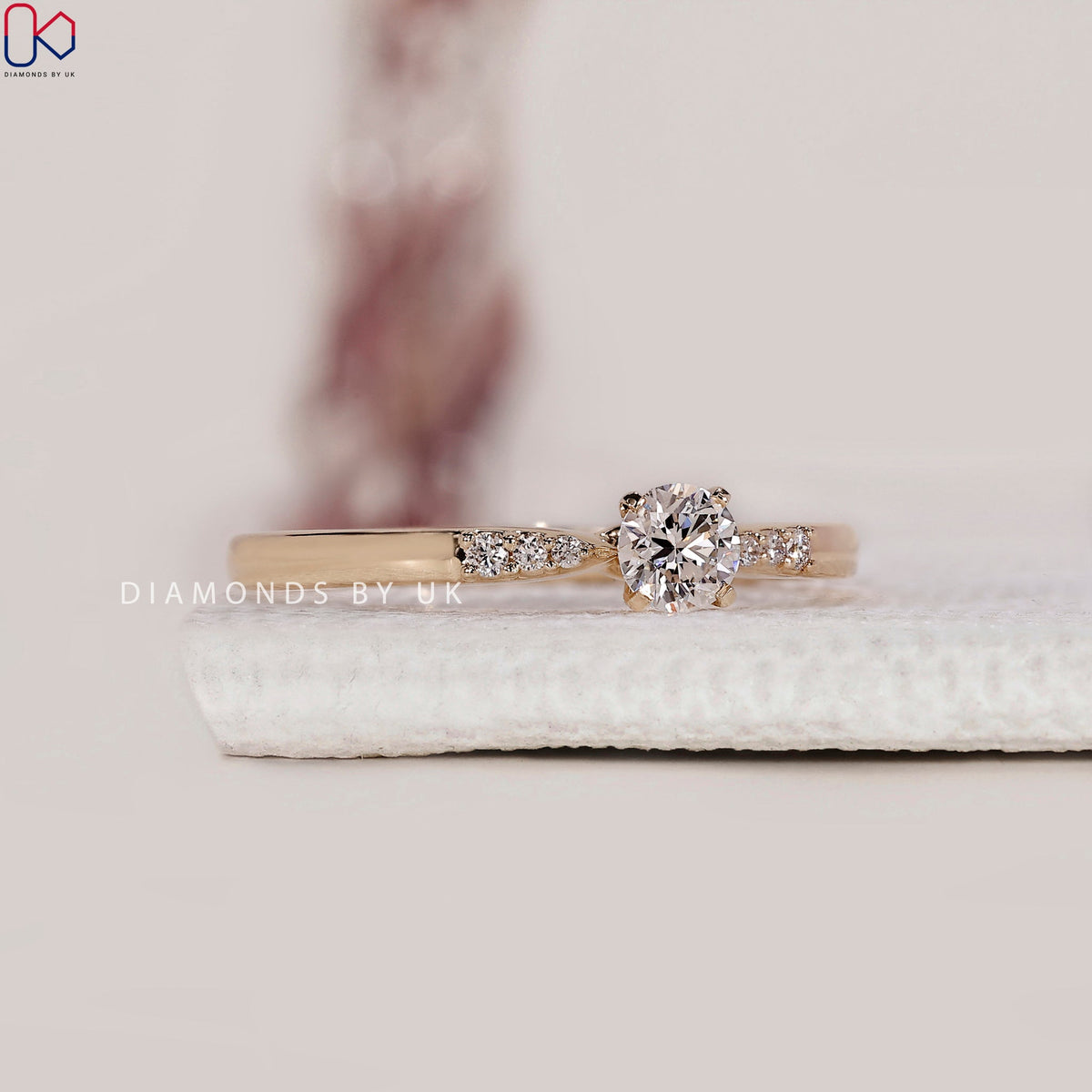 Round Cut Yellow Gold Diamond Ring