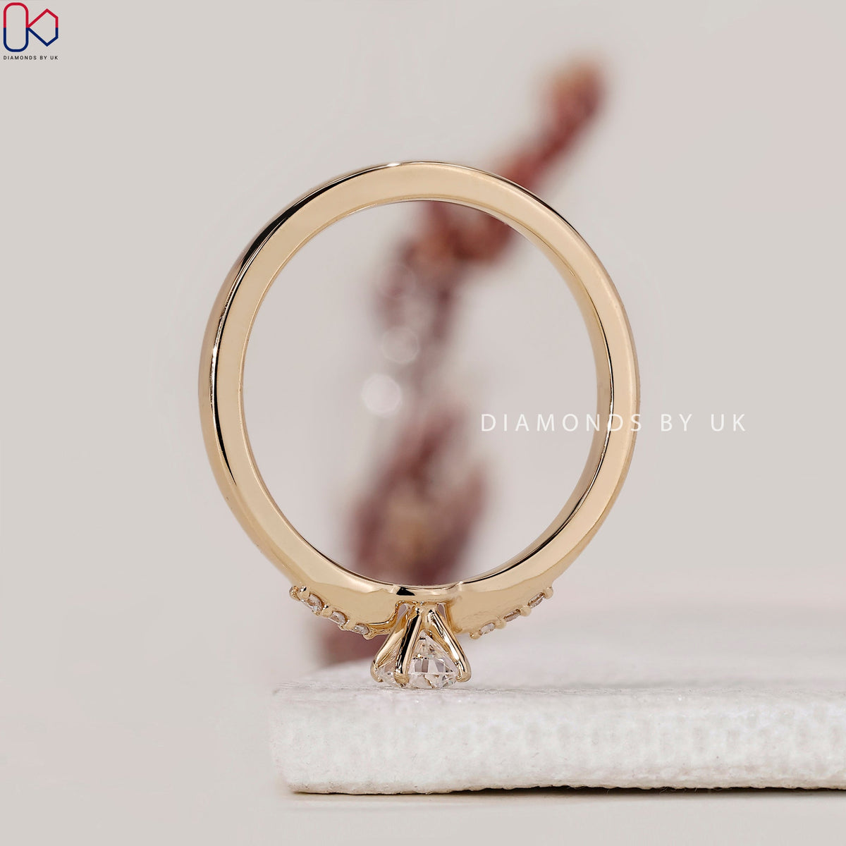 Round Cut Yellow Gold Diamond Ring
