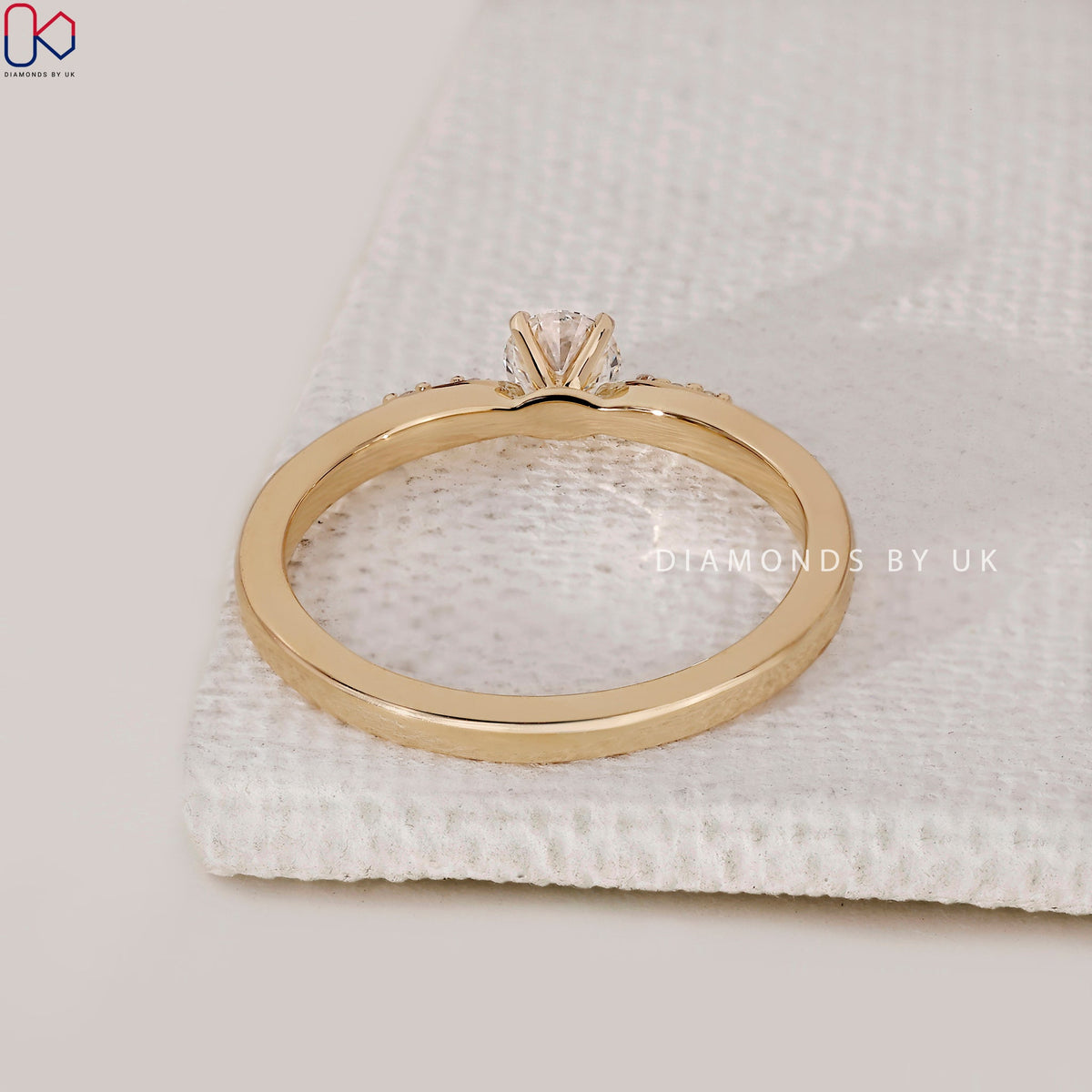 Round Cut Yellow Gold Diamond Ring