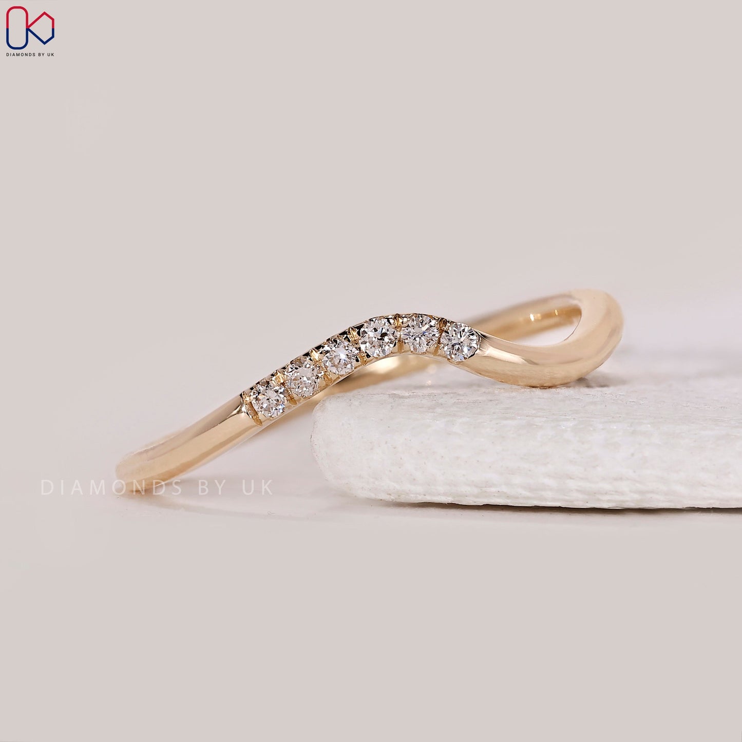 Round Cut Wave Curved Diamond Wedding Band