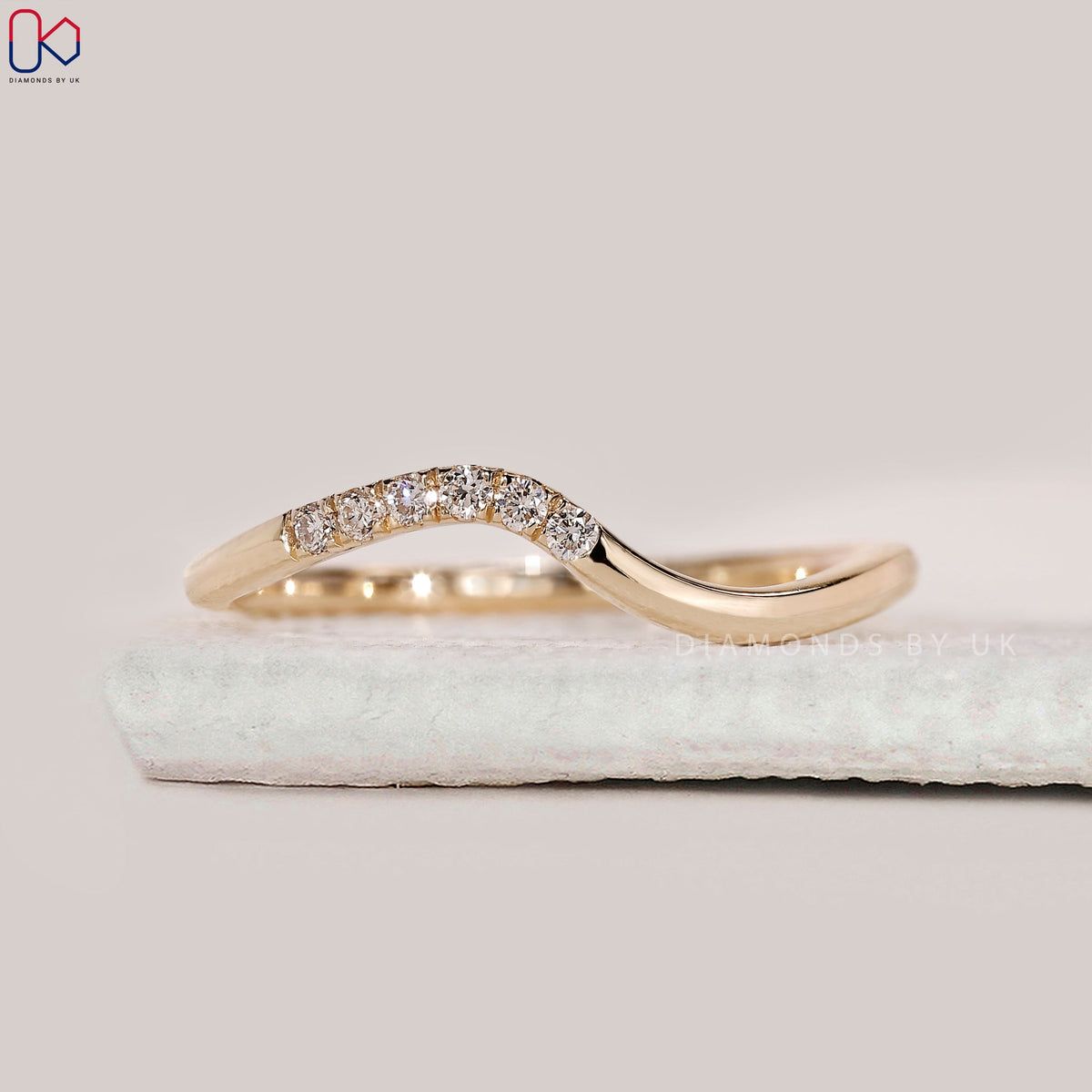 Round Cut Wave Curved Diamond Wedding Band