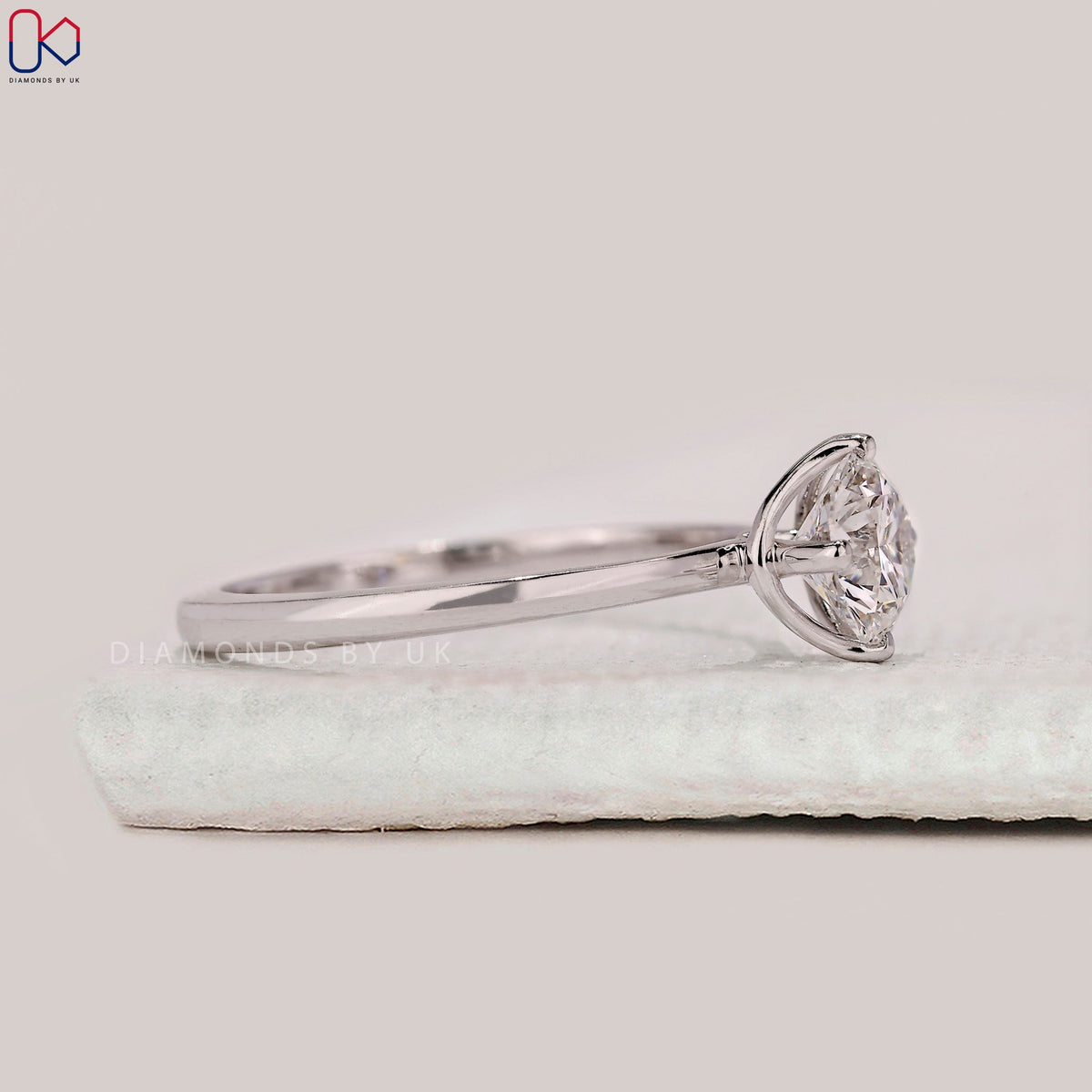 Round Diamond Ring in Solitaire Style