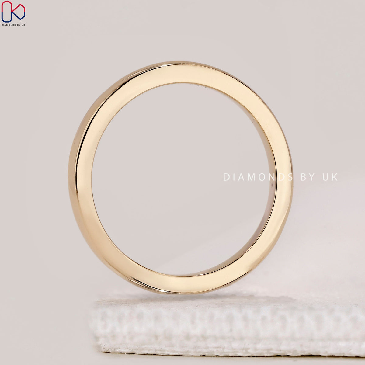 Plain Wedding Band In Yellow Gold