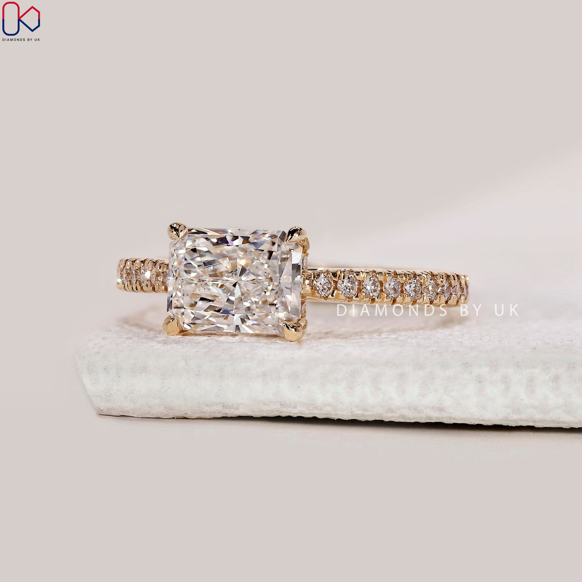 Hidden Halo Radiant Cut Ring in Yellow Gold