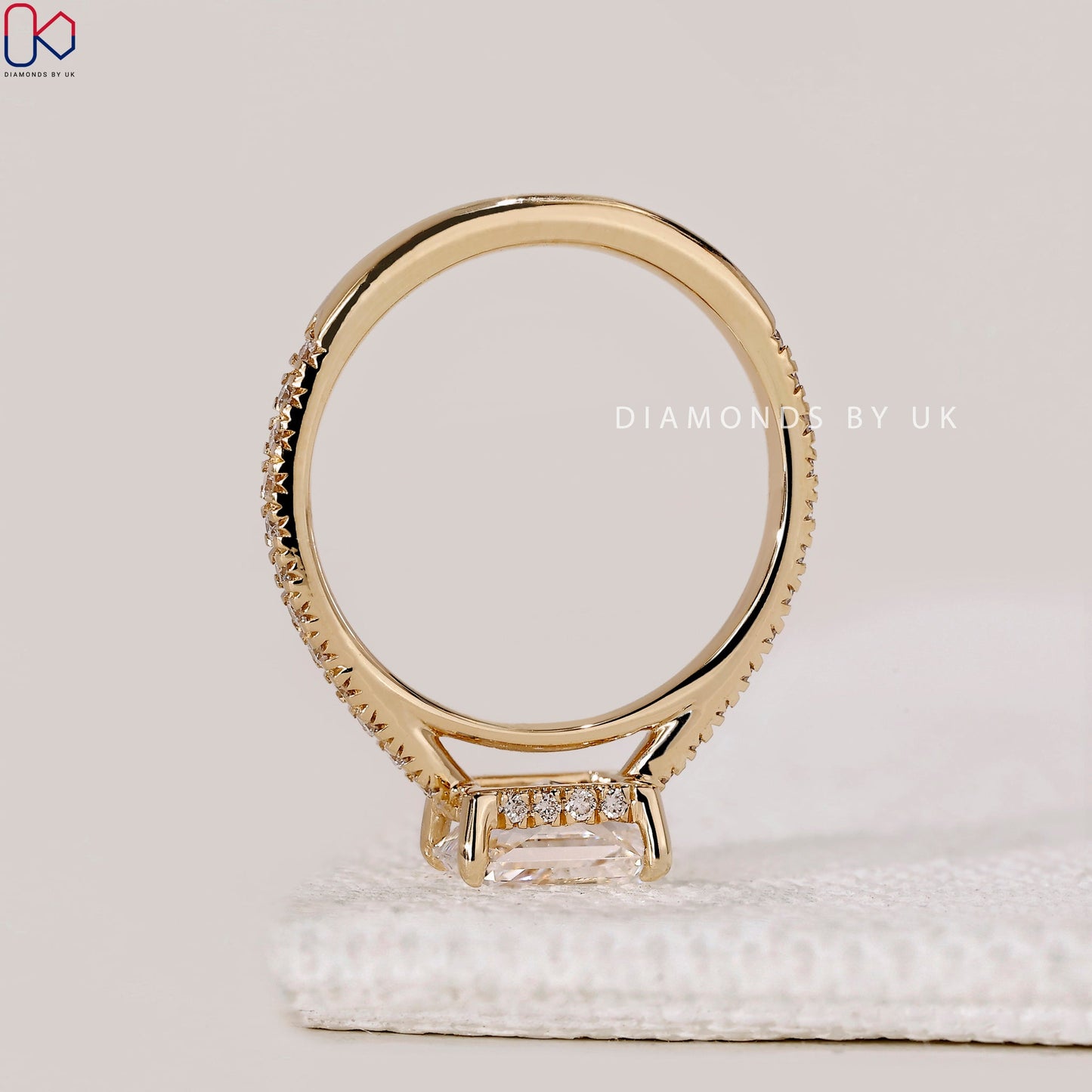 Hidden Halo Radiant Cut Ring in Yellow Gold