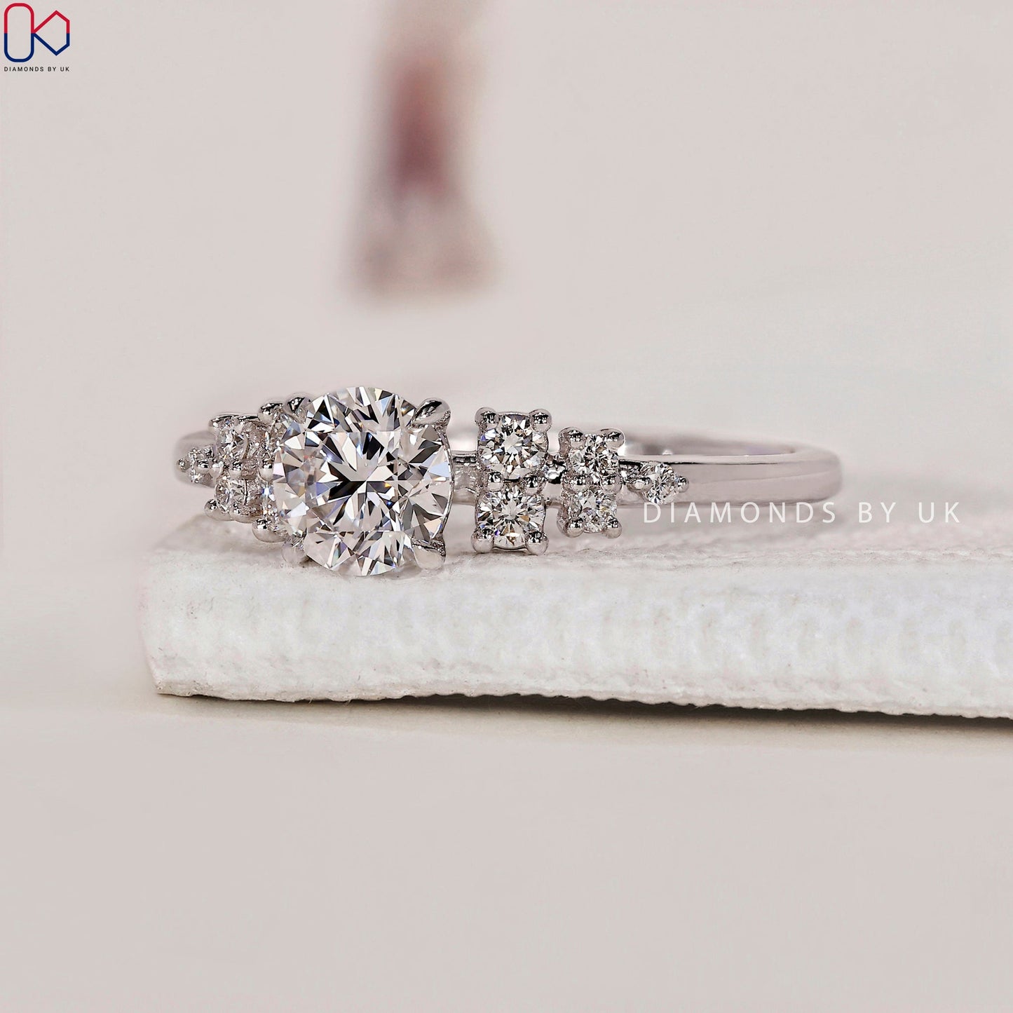 Round Brilliant Cut Diamond Ring - Muse Setting