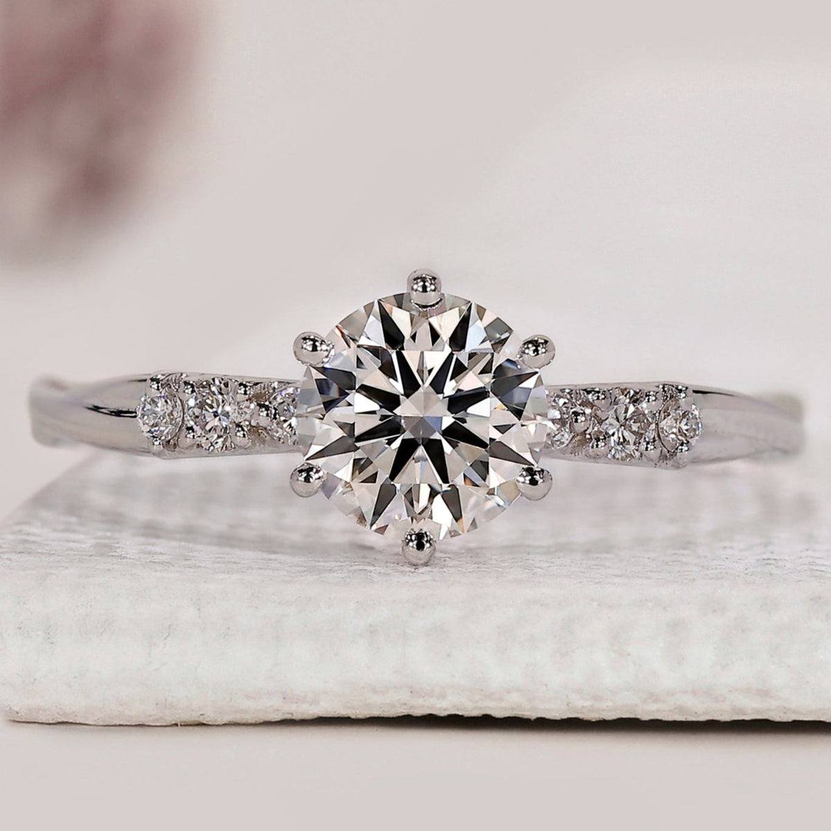 Round Cut Diamond White Gold Engagement Ring