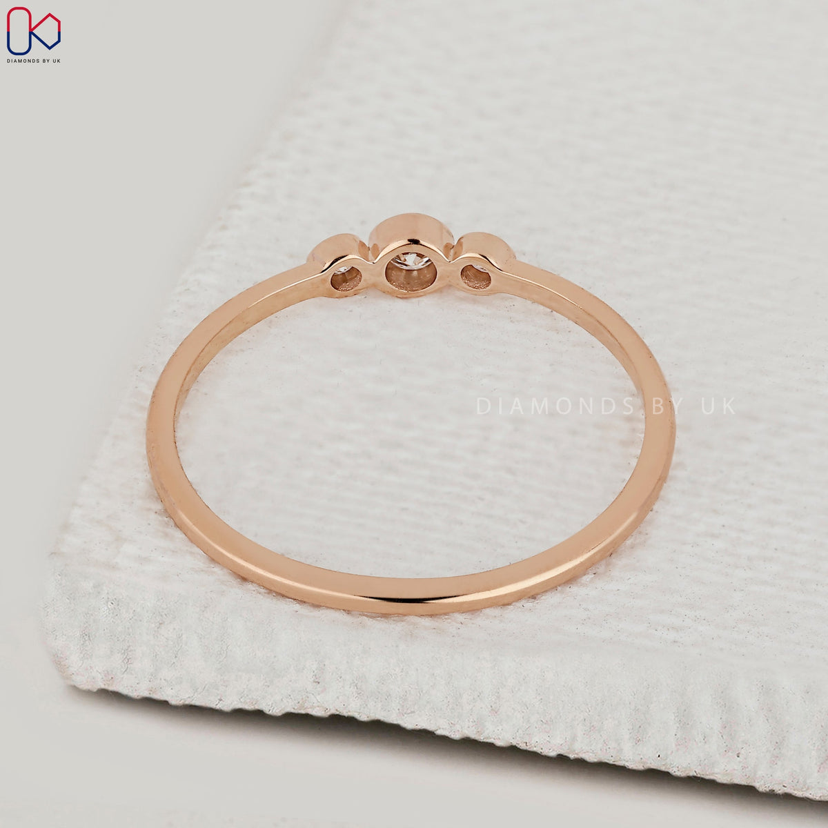Round Diamond 3 Stone Bezel Set Band