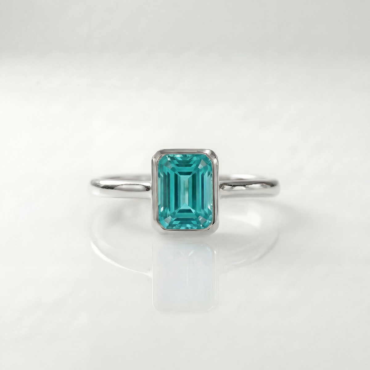 The Classic Bezel Ring | Lab-Grown Paraiba Garnet