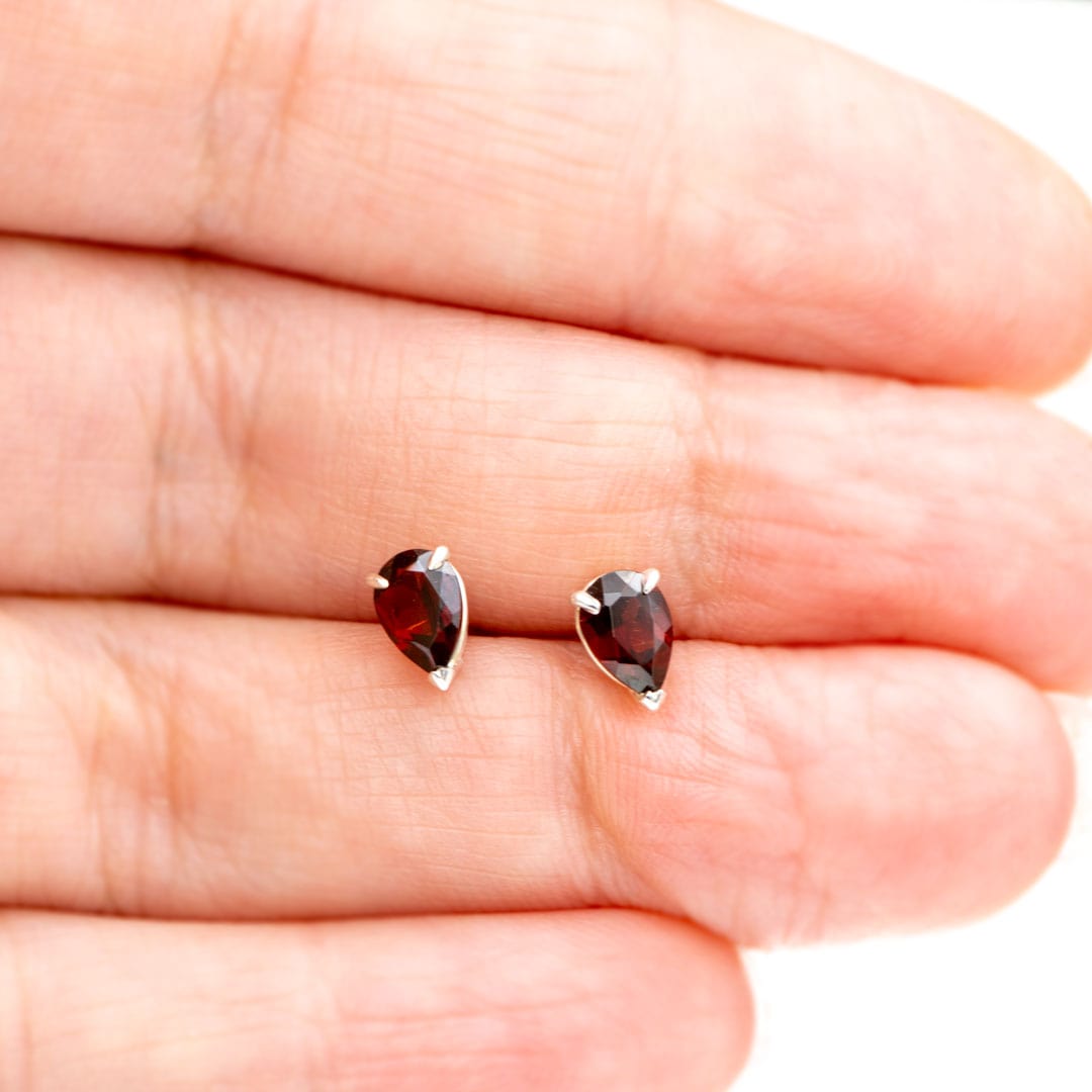 Pear Garnet Basket Set Stud Earrings