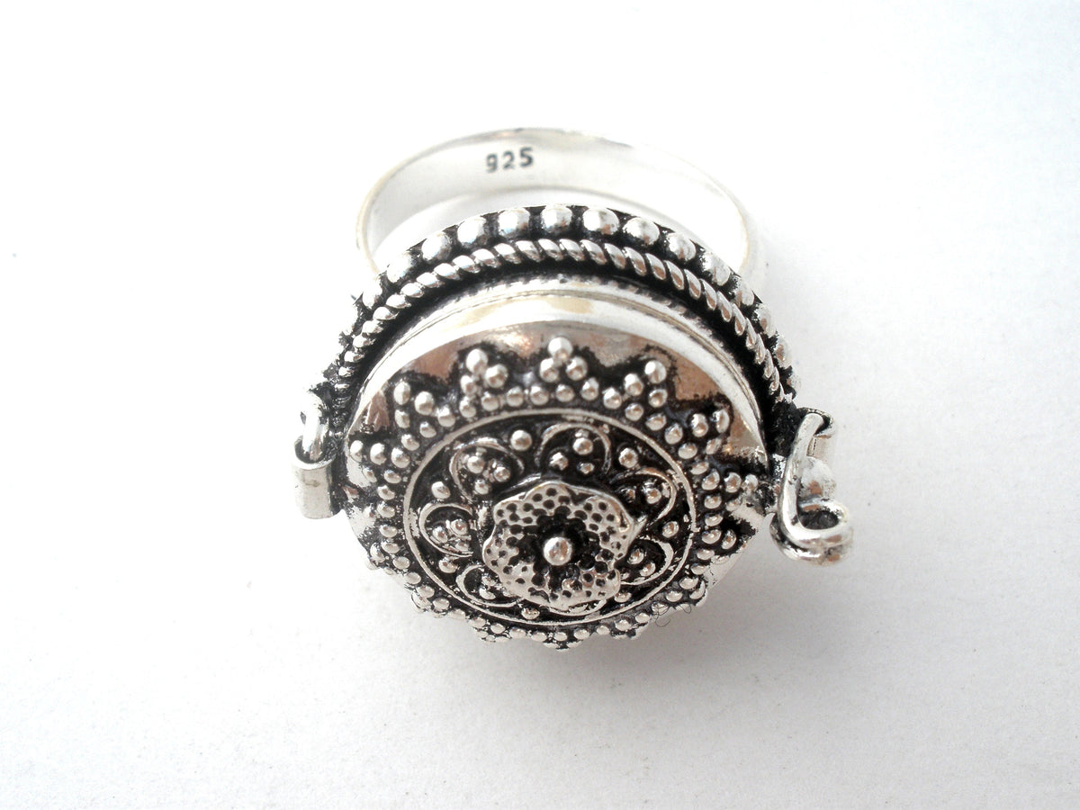 Poison Ring Sterling Silver Size 8.5