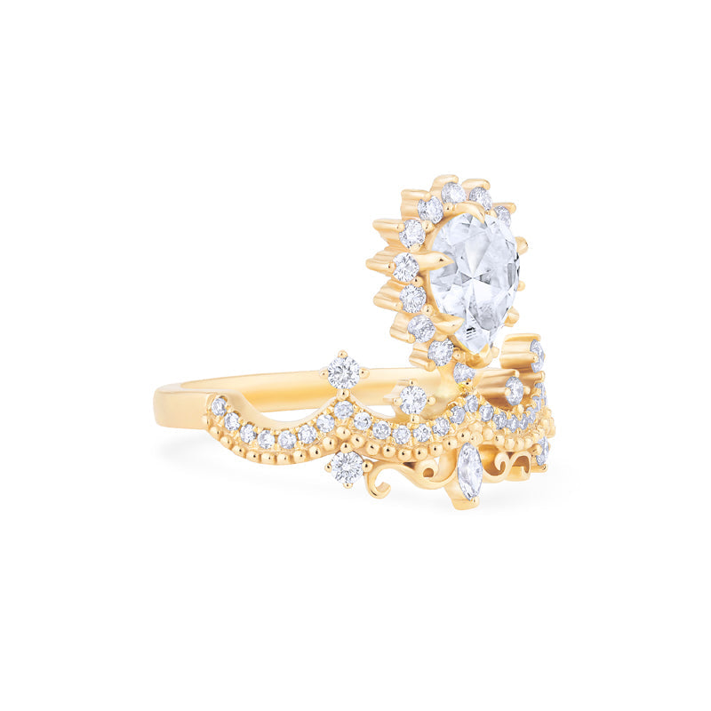 [Angelique] Venetian Crown Engagement Ring in Diamond / Moissanite