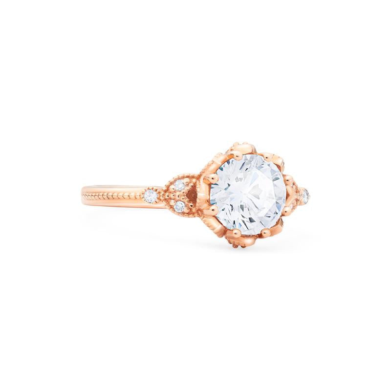 [Evanthe] Vintage Floral Engagement Ring in Diamond / Moissanite