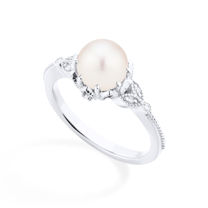 [Evanthe] Vintage Floral Engagement Ring in Akoya Pearl