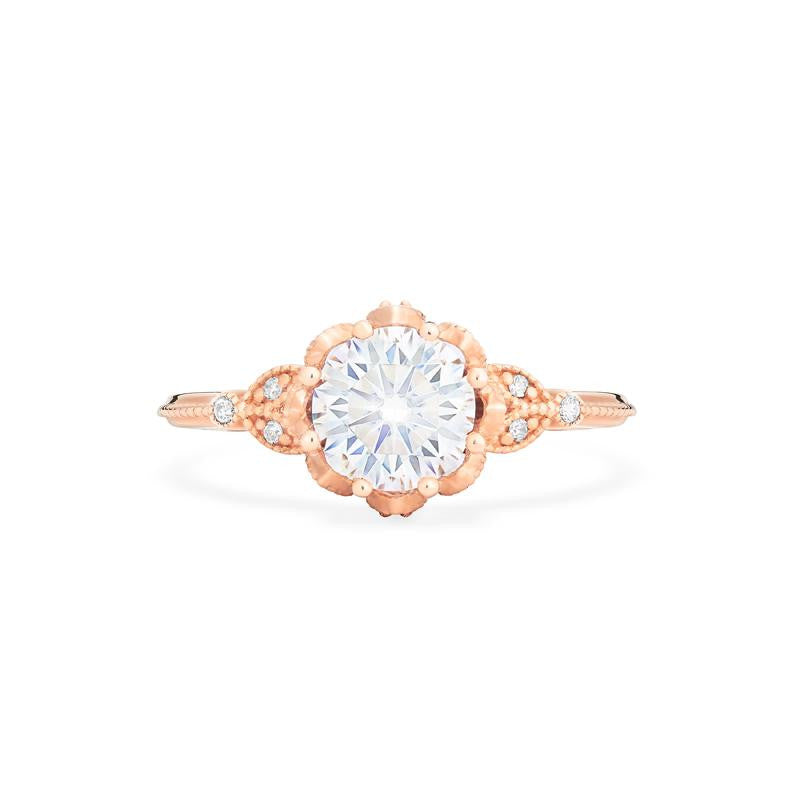 [Evanthe] Vintage Floral Engagement Ring in Diamond / Moissanite