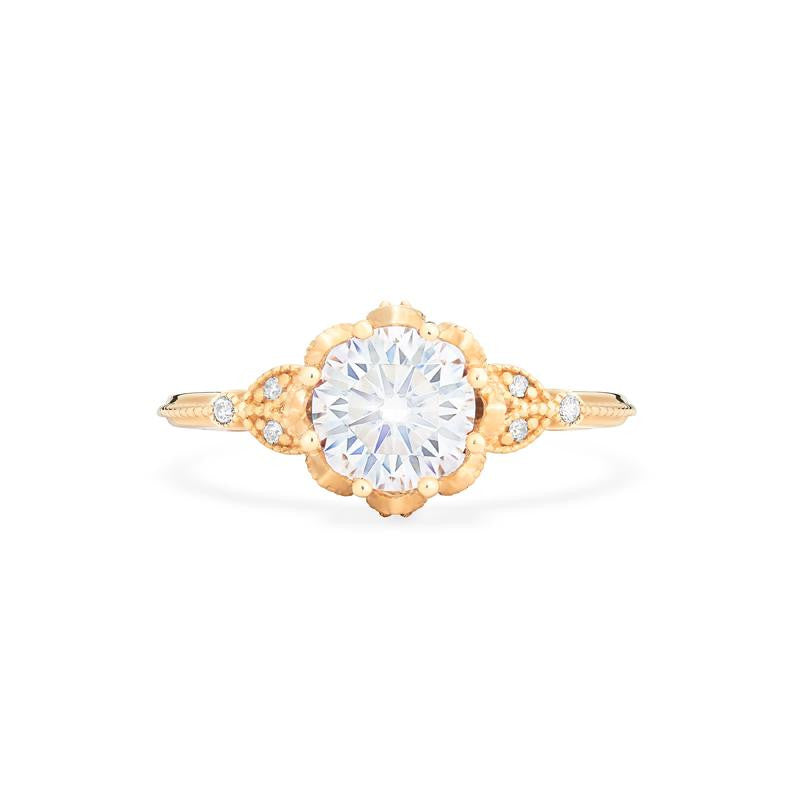 [Evanthe] Vintage Floral Engagement Ring in Diamond / Moissanite