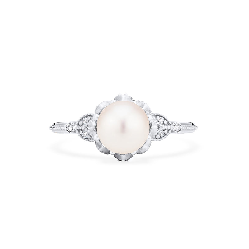 [Evanthe] Vintage Floral Engagement Ring in Akoya Pearl