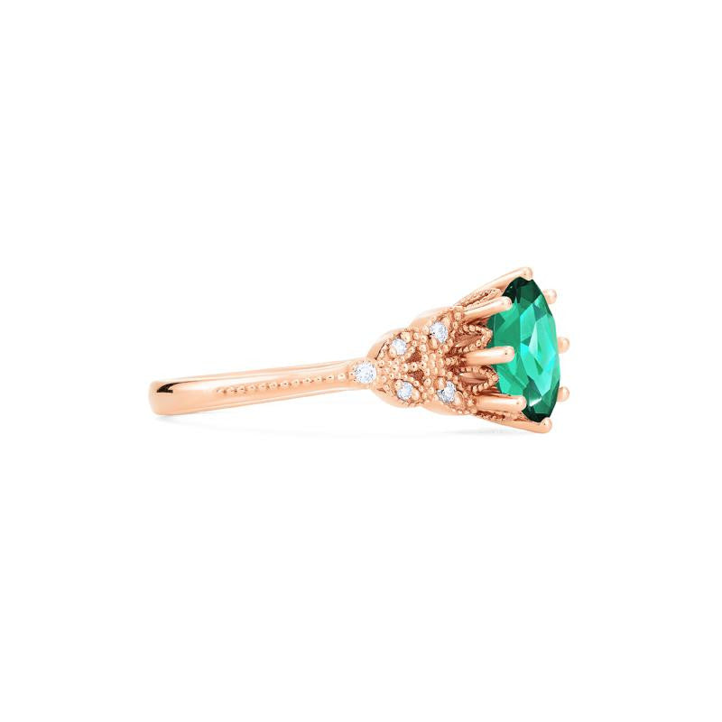 [Olivia] Classic Floral Oval Engagement Ring in Lab Emerald