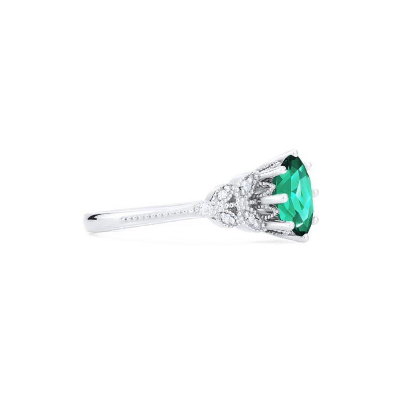 [Olivia] Classic Floral Oval Engagement Ring in Lab Emerald