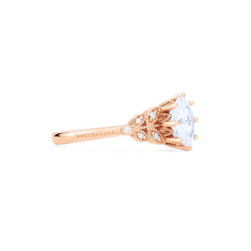 [Olivia] Classic Floral Oval Engagement Ring in Diamond / Moissanite