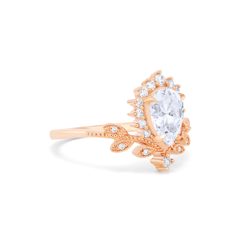 [Isadora] Woodland Fairy Pear Engagement Ring in Diamond / Moissanite