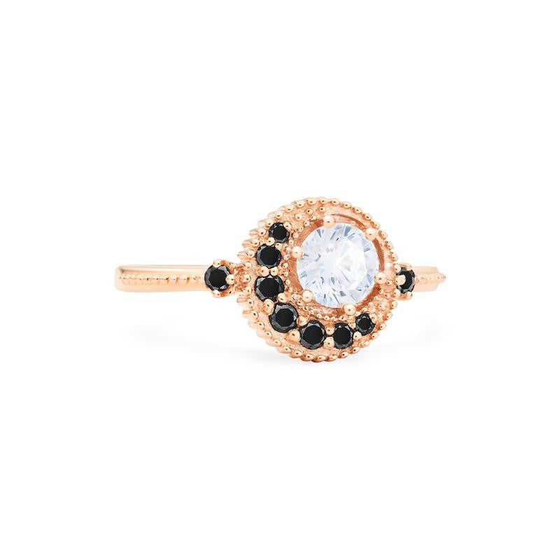 [Luna] Crescent Moon Engagement Ring in Diamond / Moissanite