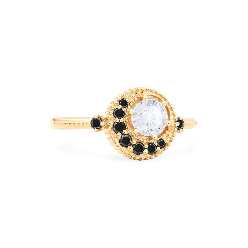 [Luna] Crescent Moon Engagement Ring in Diamond / Moissanite