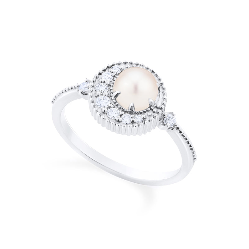 [Luna] Crescent Moon Ring in Akoya Pearl