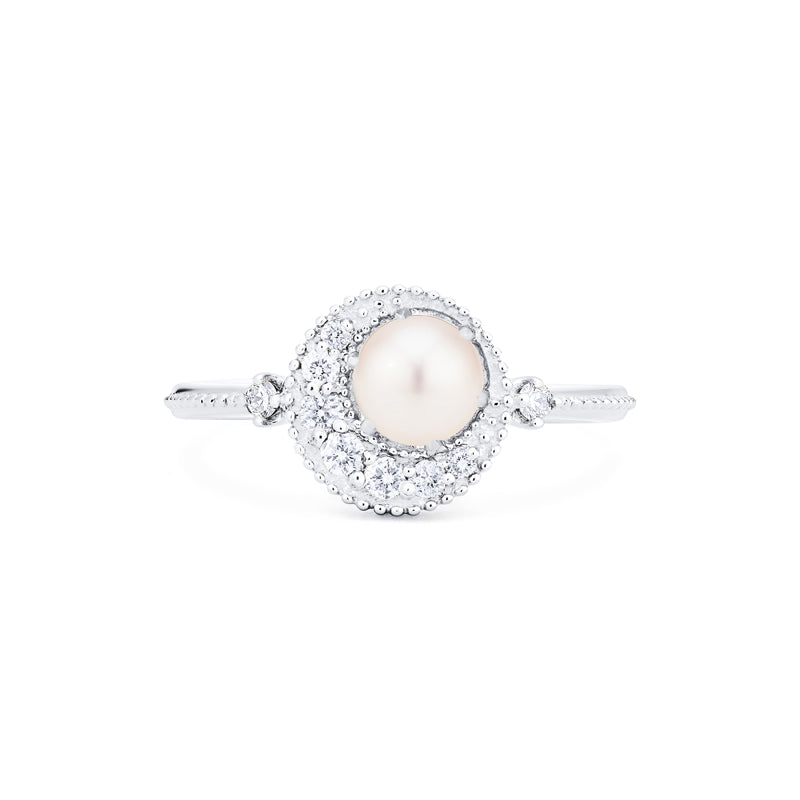 [Luna] Crescent Moon Ring in Akoya Pearl