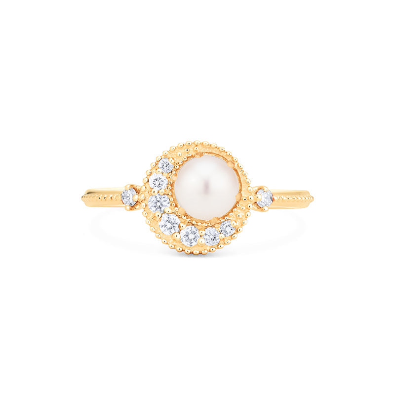 [Luna] Crescent Moon Ring in Akoya Pearl