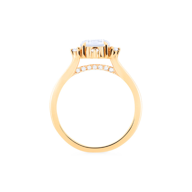 [Polaris] North Star Engagement Ring in Diamond / Moissanite