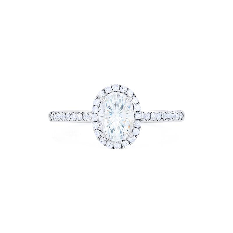 [Lenora] Classic Oval Halo Diamond Engagement Ring in Diamond / Moissanite