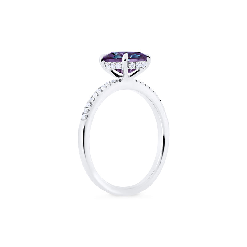 [Elaine] Modern Classic Oval Solitaire Ring in Lab Alexandrite