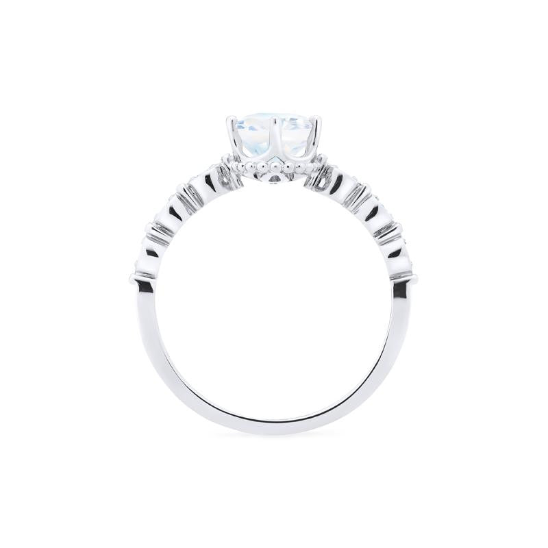 [Evelina] Vintage Classic Crown Oval Engagement Ring in Moonstone