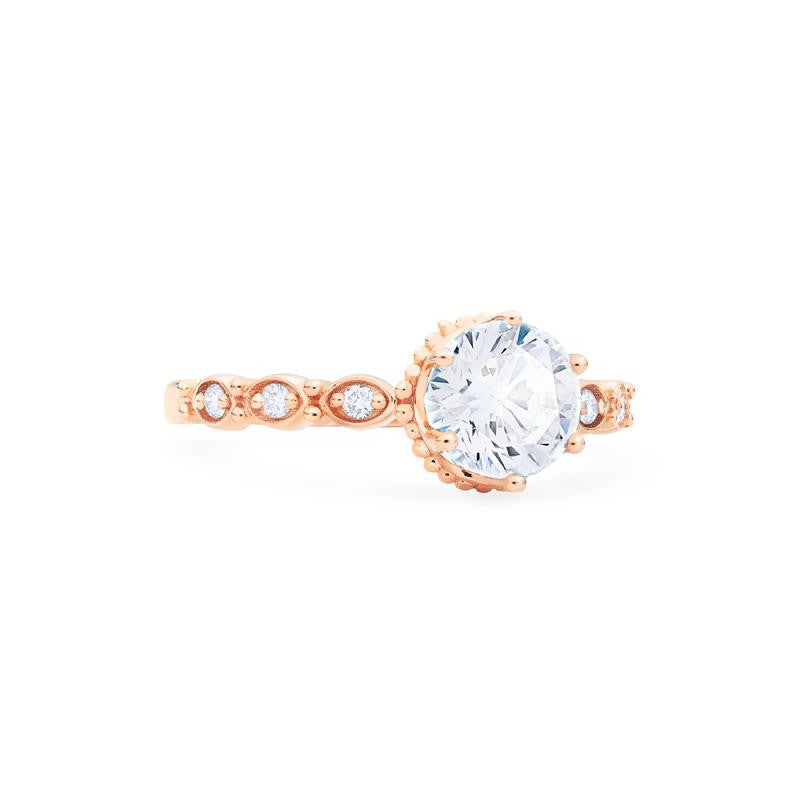 [Evelyn] Vintage Classic Crown Engagement Ring in Diamond / Moissanite