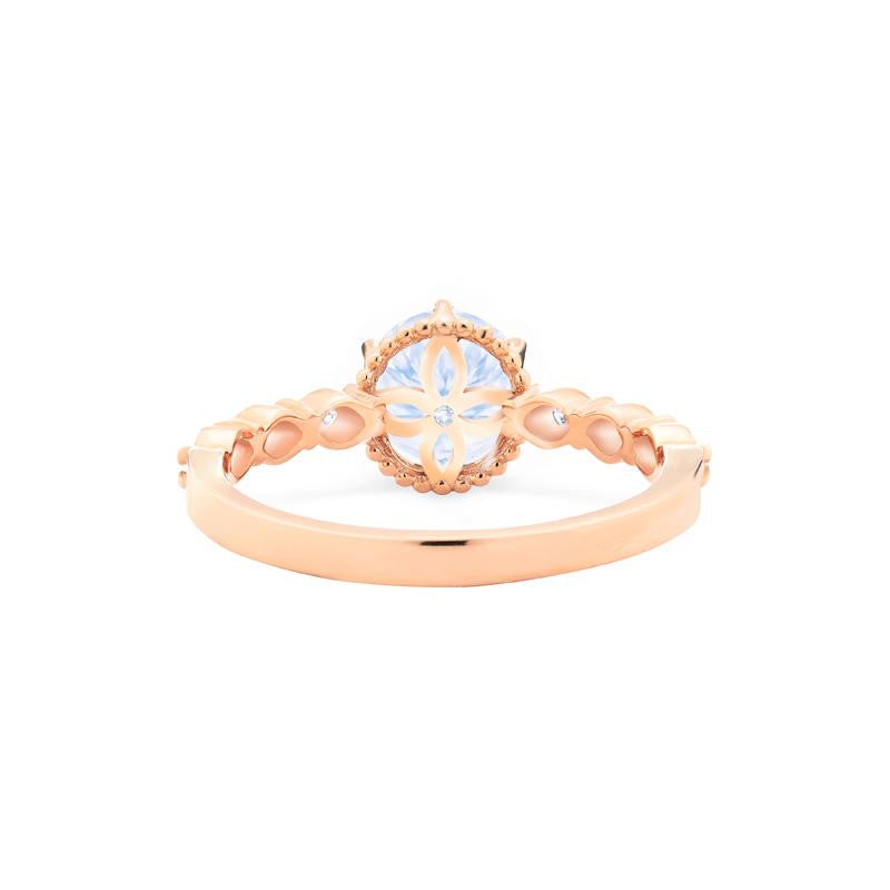 [Evelyn] Vintage Classic Crown Engagement Ring in Diamond / Moissanite