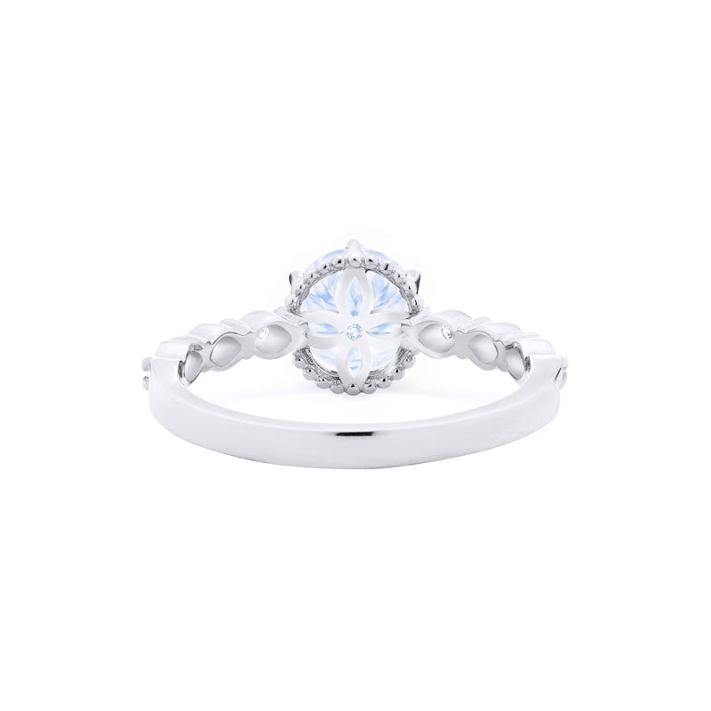 [Evelyn] Vintage Classic Crown Engagement Ring in Diamond / Moissanite