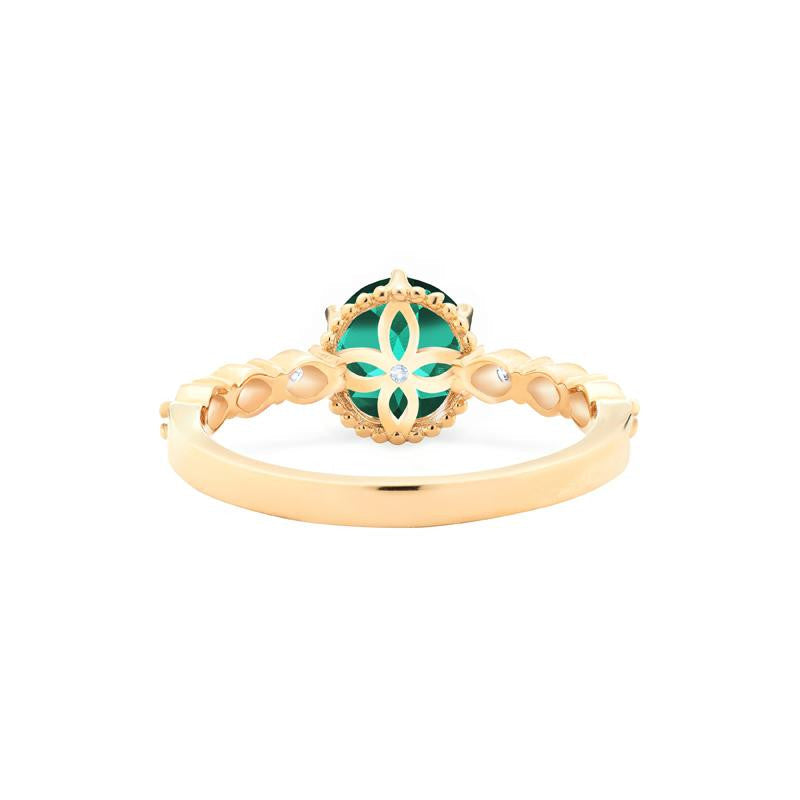 [Evelyn] Vintage Classic Crown Engagement Ring in Lab Emerald