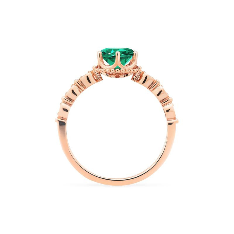 [Evelyn] Vintage Classic Crown Engagement Ring in Lab Emerald