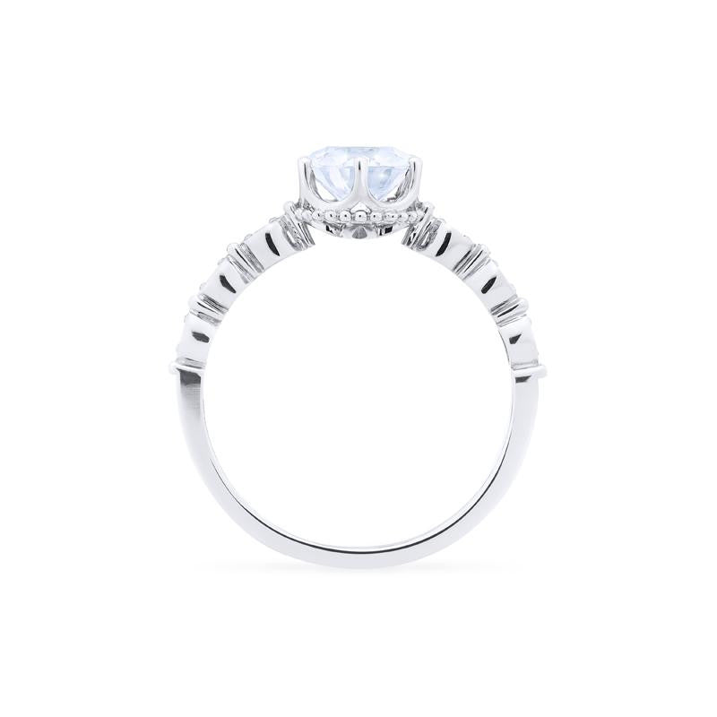 [Evelyn] Vintage Classic Crown Engagement Ring in Diamond / Moissanite
