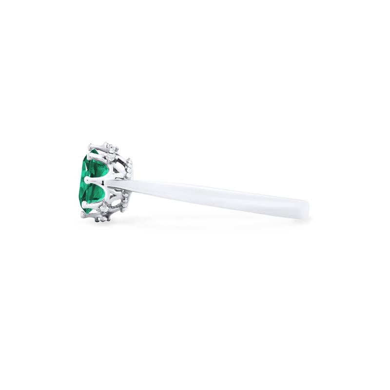 [Cassandra] Vintage Crown Solitaire Ring in Lab Emerald