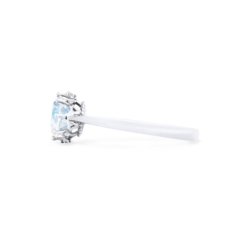 [Cassandra] Vintage Crown Solitaire Ring in Moonstone