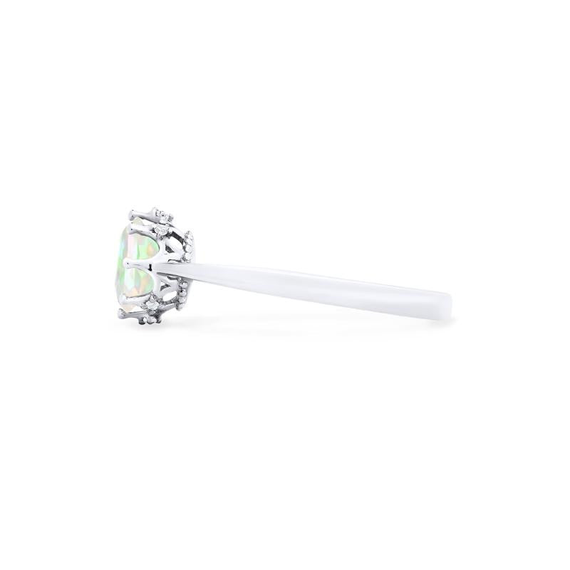 [Cassandra] Vintage Crown Solitaire Ring in Opal