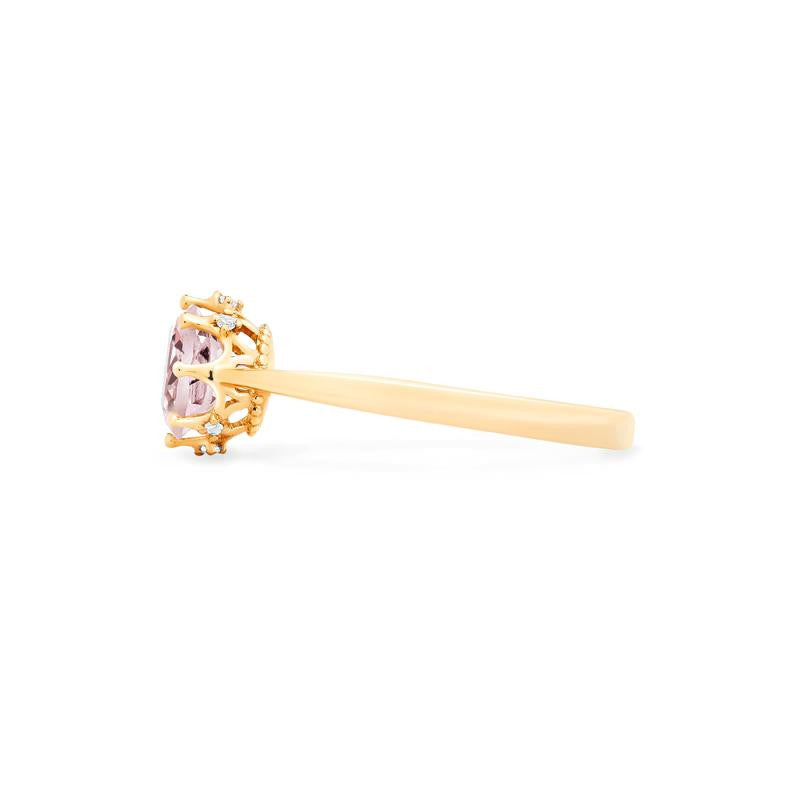 [Cassandra] Vintage Crown Solitaire Ring in Morganite